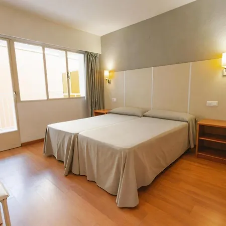 Port Vista Oro Hotell 3*